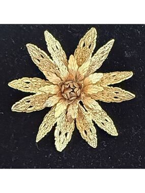 CORO Corocraft Vintage Gold Tone Filigree Flower Brooch